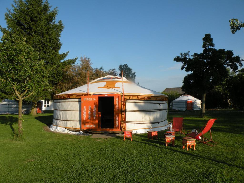 Yourte Nomade-Lodge Les Ecrennes 객실 사진