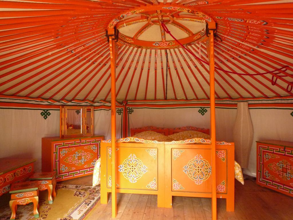 Yourte Nomade-Lodge Les Ecrennes 외부 사진